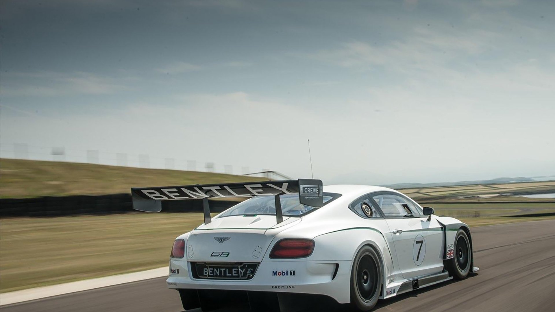 爱游戏在线登录入口-蛙泳划频控制精准，蛙泳划水频率越低越好吗