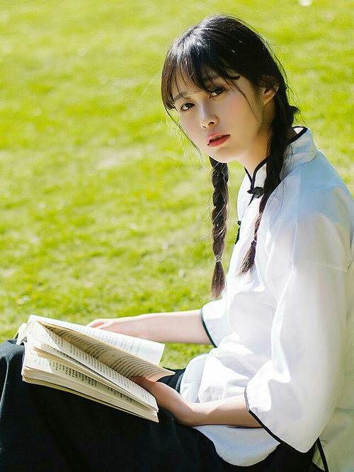 阿森纳掌握压迫节奏破坏对方出球，阿森纳打法